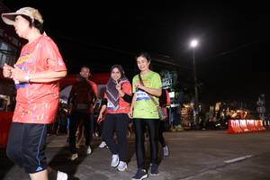 BIB: 4494
                            <button type="button" onclick="openModal(26262573)" class="btn btn-primary btn-sm float-right btn-popup" data-toggle="modal" data-target=".modal-high-quality">
                        <i class="fas fa-shopping-cart"></i> Add to Cart
                    </button>
                                            <button type="button" onclick="isThisMe(26262573, true)" class="btn btn-success btn-sm float-right btn-popup btn-isme hidden" data-toggle="tooltip" data-placement="bottom" title="นี่คือรูปของคุณใช่ไหม คลิกที่นี่เพื่อเอาเข้าอัลบั้ม">
                        <i class="fas fa-plus"></i> Add to album
                    </button>
                    <button type="button" onclick="isThisMe(26262573, false)" class="btn btn-warning btn-sm float-right btn-popup btn-isnotme hidden">
                        <i class="fas fa-ban"></i> Remove from album
                    </button>